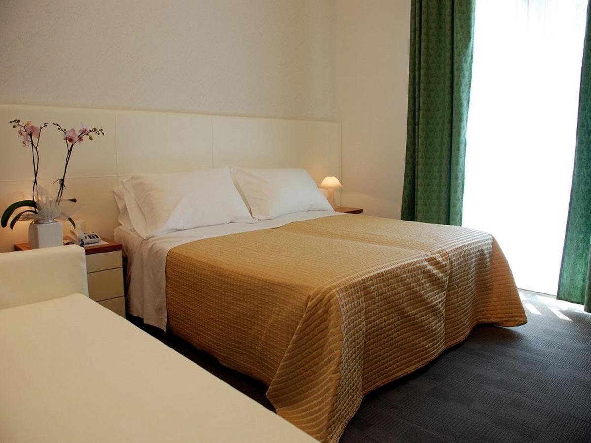 Hotel Sorriso Milano Marittima Exterior photo