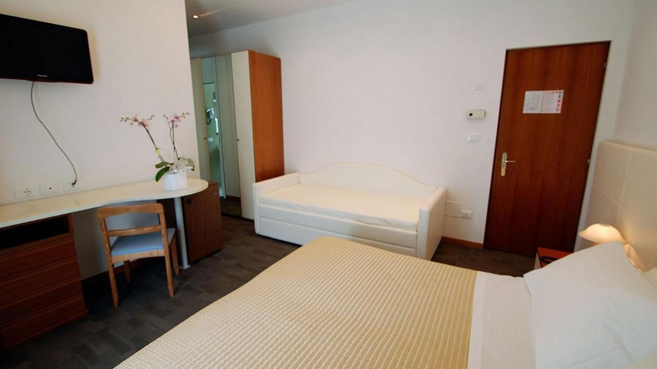Hotel Sorriso Milano Marittima Exterior photo