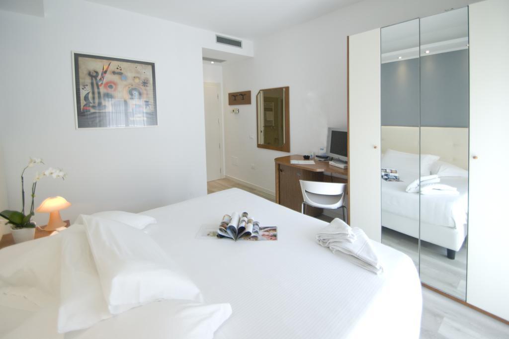 Hotel Sorriso Milano Marittima Room photo