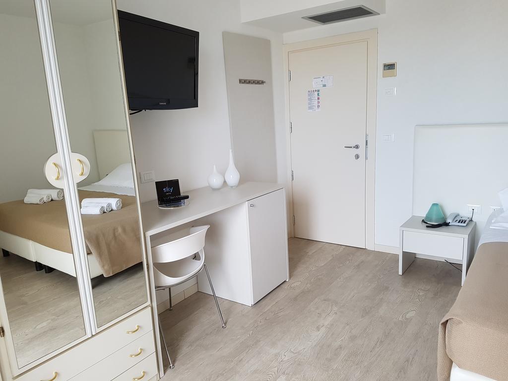 Hotel Sorriso Milano Marittima Exterior photo