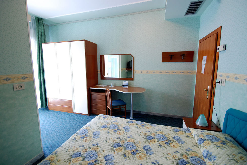Hotel Sorriso Milano Marittima Exterior photo