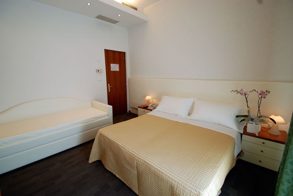 Hotel Sorriso Milano Marittima Exterior photo