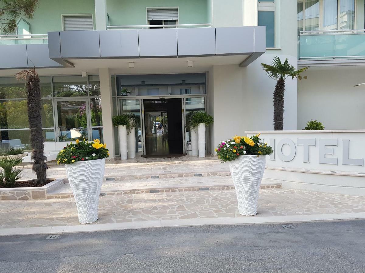 Hotel Sorriso Milano Marittima Exterior photo